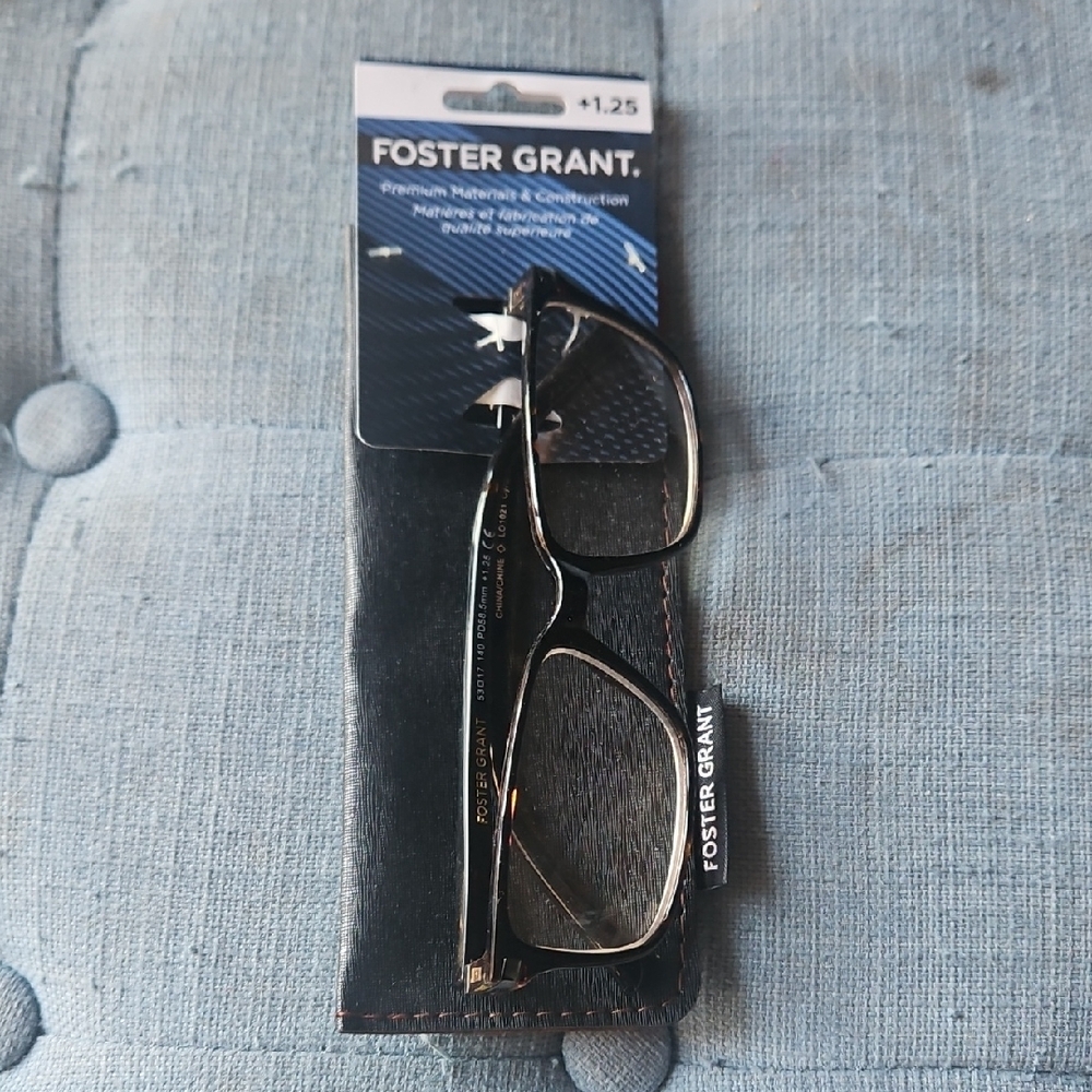 🌟3/$25🌟 Foster Grant Black Reading Glasses + 1.25 With Case